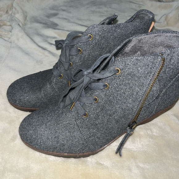 Dr.Scholl’s Grey Booties Size 8 - Picture 6 of 6